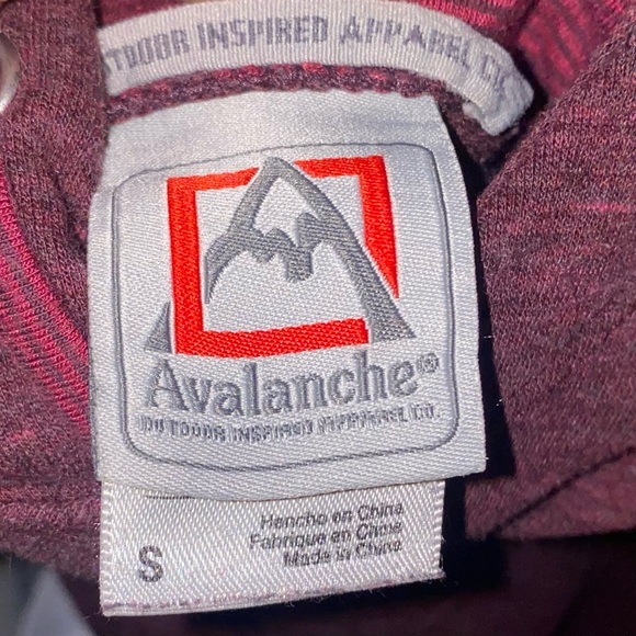Avalanche sweatshirt size small - Picture 4 of 4